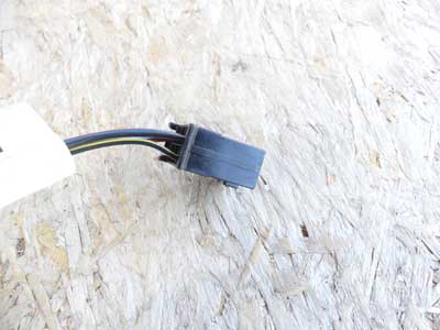 Mercedes Black 6 Pole 4 Wire Connector 22054552285